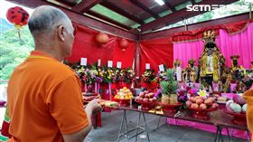 ▲主委祭拜這次的神明老闆們（圖／寶島神很大提供） 