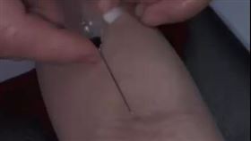 ▲台師大女足抽血案，受害者彤彤分享當年抽血紀錄影片。（圖／彤彤授權提供，未經同意請勿轉載） 