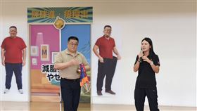 保六總隊「胖胖進、瘦瘦出」的穿越門。（圖／翻攝畫面） 