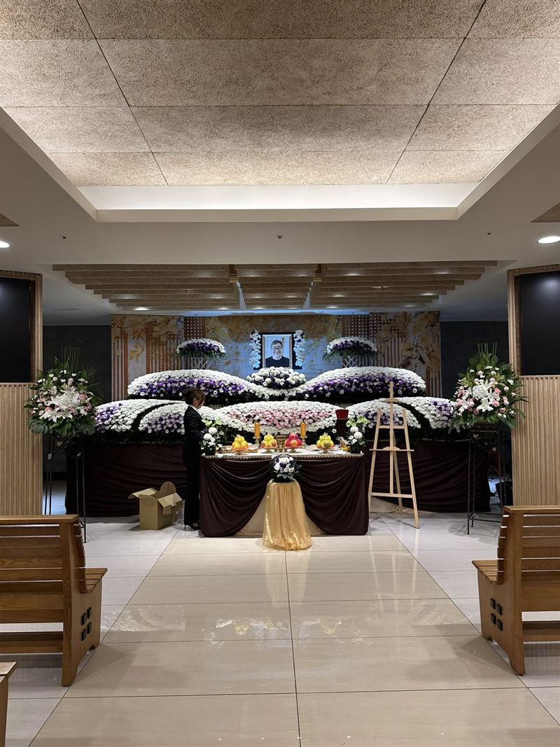 王浩一公祭今於懷愛館舉行(圖/翻攝許悔之臉書)