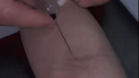 ▲台師大女足抽血案，受害者彤彤分享當年抽血紀錄影片。（圖／彤彤授權提供，未經同意請勿轉載） 