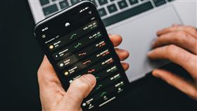 ▲那指再度改寫歷史新高，日韓股今一掃昨日下跌走勢。（示意圖／PEXELS） 