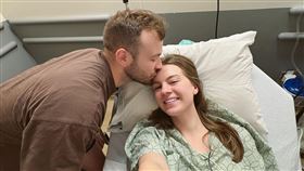 美籍YouTuber莫彩曦（Hailey）和老公Adam熱愛台灣文化。（圖／翻攝自臉書）