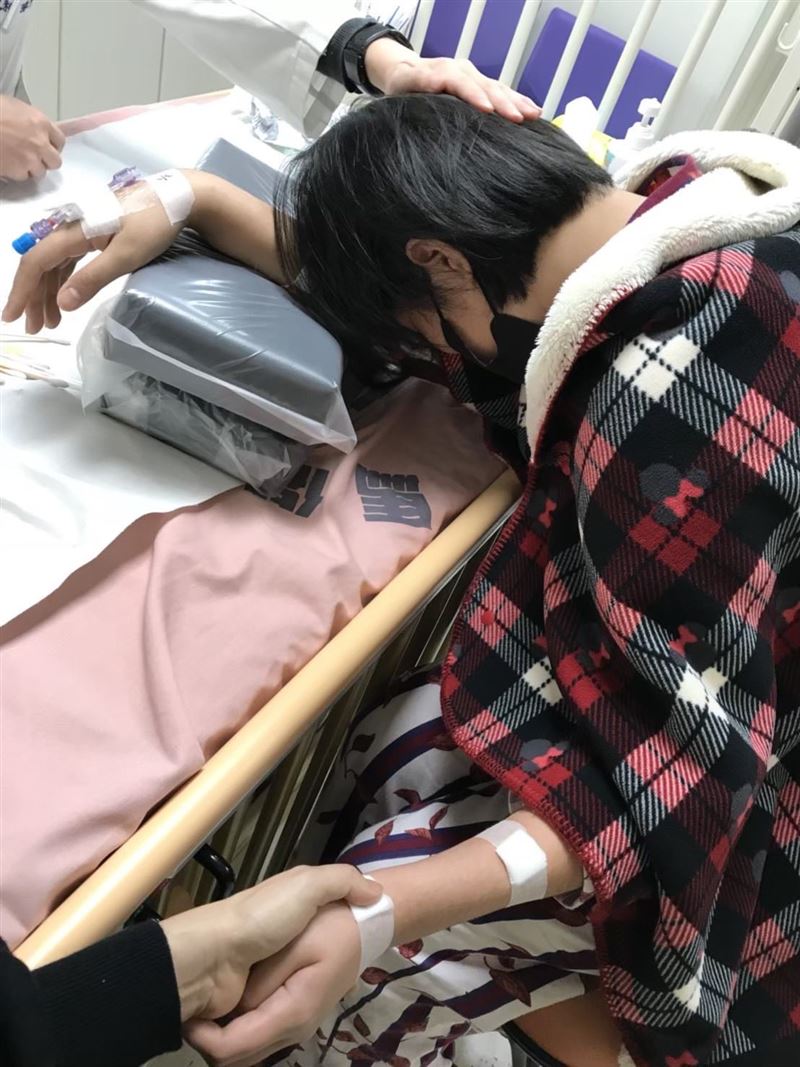 楊月娥公開女兒抗癌期間面對抽血的恐懼。（圖／翻攝自楊月娥臉書）