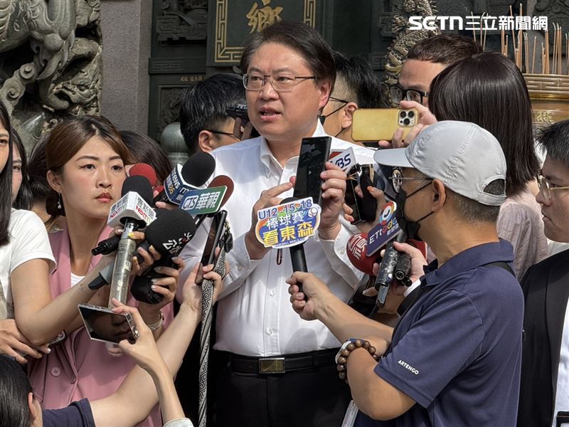 民進黨秘書長林右昌出席「護國大遶境」新北集結出發儀式。（圖／記者劉秀敏攝影）