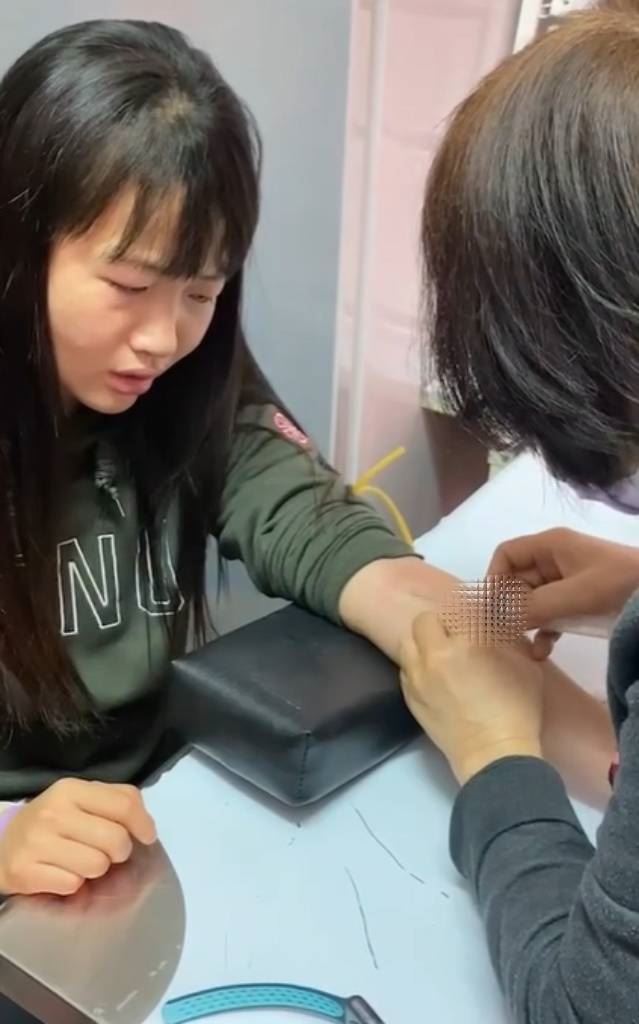 被插針抽200管血!前臺師大所長夏學理怒曝光檢調該追查4大疑點。(圖/翻攝自Thread @chien_chi_sheng)