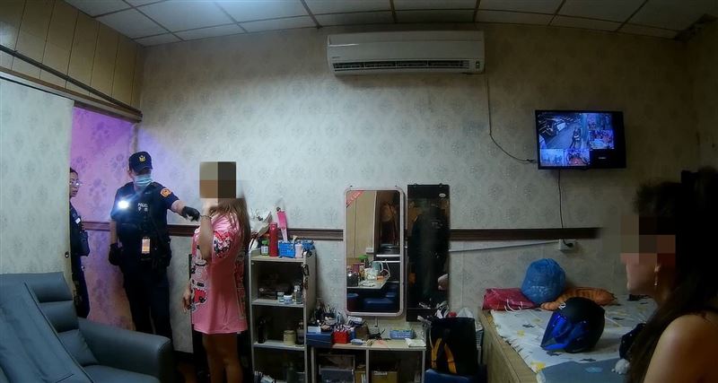 桃園市中壢一間養生館暗藏春色。(圖/翻攝畫面)
