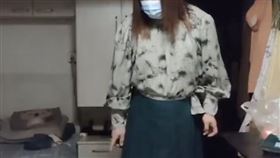 紅姐,男大生,蟑螂（圖／翻攝自網路）