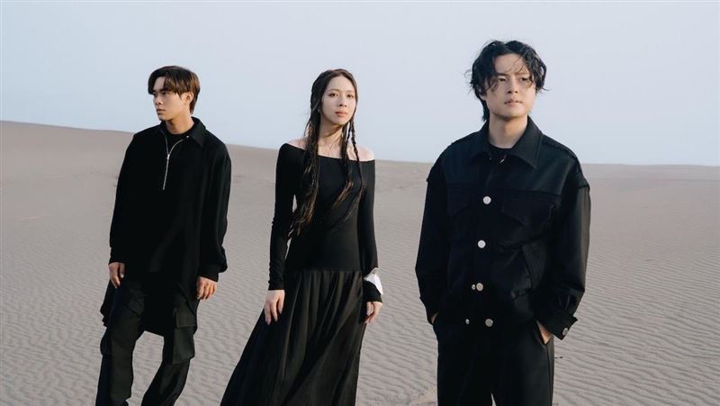 告五人打破魔咒　攻頂沙丘28小時燒數百萬