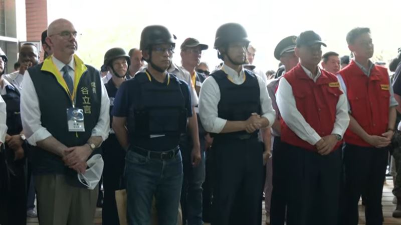 一行人視察台北市松山區演習工作。(圖/翻攝畫面)
