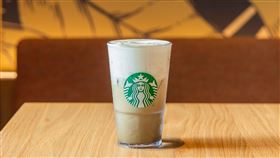 大溪公園門市限定飲品「麥芽豆奶福吉茶那堤」。（圖／星巴克提供） 