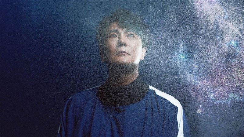張信哲闊別五年推出新專輯。（圖／潮水音樂提供）