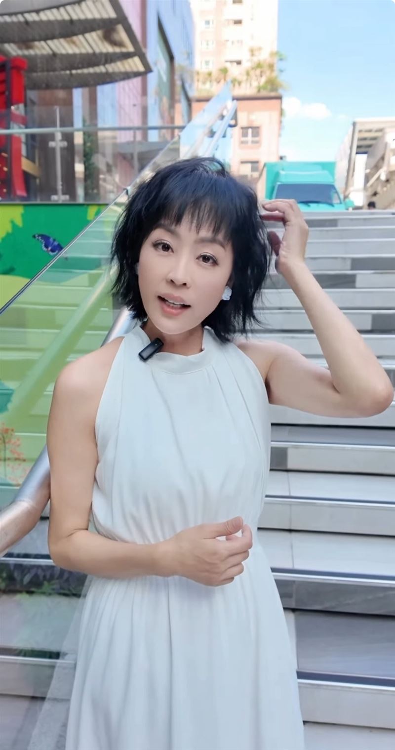 唐玲回憶罹癌時,曾大量掉髮禿頭變河童。(圖/翻攝自唐玲IG)