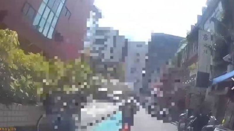 北市男演習路上閒晃　拒避難嗆警：抓我啊