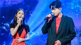 螢幕情侶杜忻恬(左)與李子森同台(圖/中視提供)