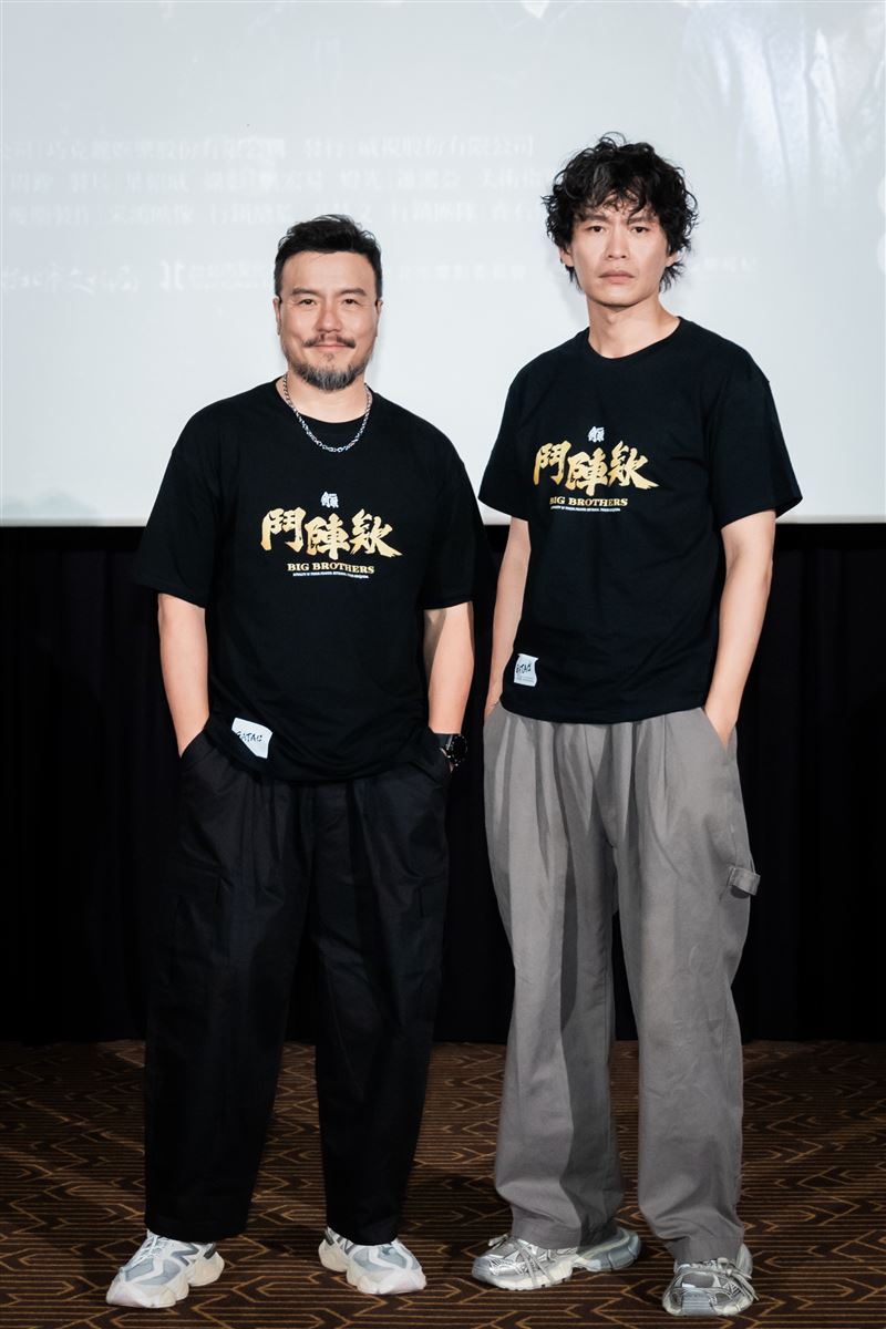 黃鐙輝（右）首次加入角頭。（圖／曼尼娛樂提供）