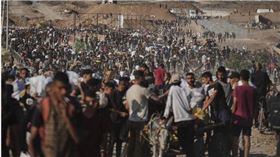 加薩食物站驚傳「踩踏事件」釀20死，美參議員控：傭兵取代人道援助殺害平民。（圖／達志／美聯社）