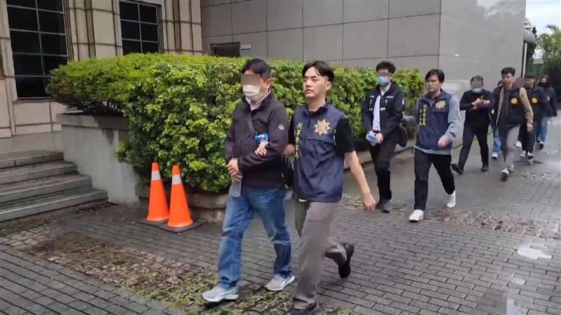 刑事局偵二隊日前破獲有電商平台與博弈網站勾結,短短一年金流高達30億元。(圖/翻攝畫面)