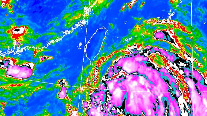 薇帕颱風外圍環流寬廣,東半部和恆春半島將出現大雨或豪雨。(圖/翻攝自氣象署)
