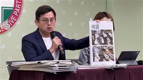 ▲民進黨發言人韓瑩、卓冠廷召開「反罷出奧步民主倒退走 國民黨違法甩鍋基層扛」記者會。（圖／記者劉秀敏攝影）