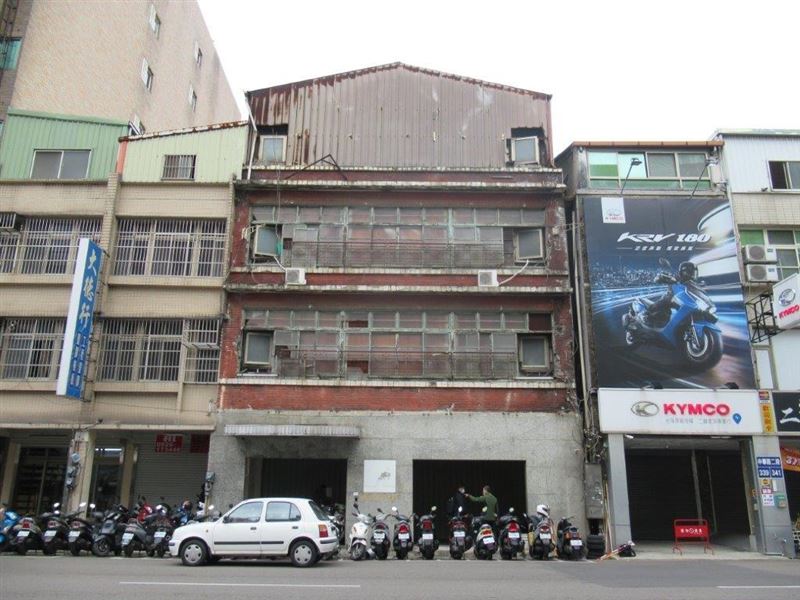 執行署新竹分署拍賣董座名下的補習班舊址不動產，以4300萬9999元拍定。（圖／執行署新竹分署提供）