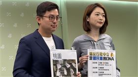 ▲民進黨發言人韓瑩、卓冠廷召開「反罷出奧步民主倒退走 國民黨違法甩鍋基層扛」記者會。（圖／記者劉秀敏攝影）