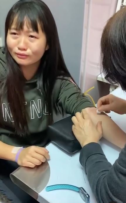 勇敢的受害生簡奇陞在網上揭發教練周台英「抽血換學分」的惡行，引起社會關注。 （圖／翻攝自Thread @chien_chi_sheng）