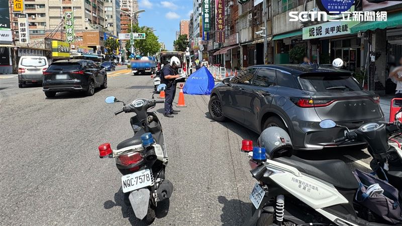 高雄三民區今天(18日)上午發生死亡車禍。(圖/翻攝畫面)