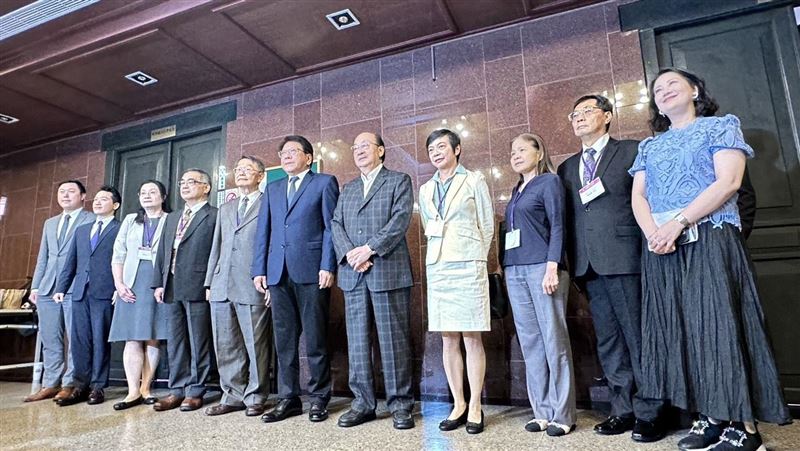 率大法官被提名人拜會　潘孟安盼綠支持