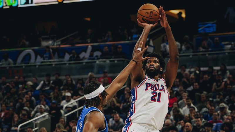 恩比德(Joel Embiid)透露和哈登(James Harden)已經沒有聯絡。(圖/翻攝自76人 X)