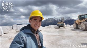 離開台灣出事了　知名網紅突遭甩巴掌飆淚