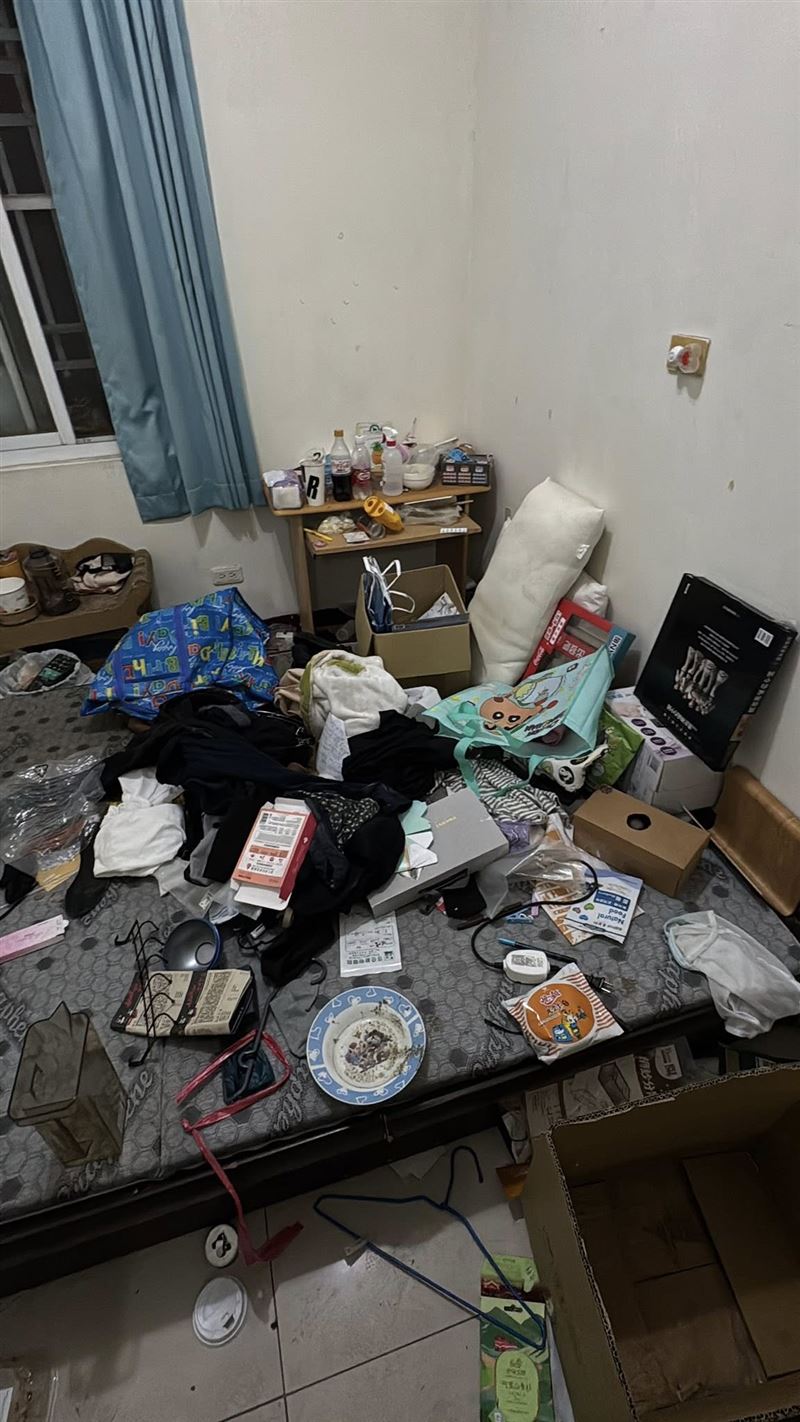 房客不只留一堆垃圾，還把水龍頭損壞，讓水流了一地，害家具全部泡水。（圖／翻攝自「虎尾人(讚)出來」臉書）