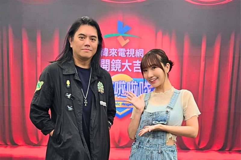 節目今日舉辦開鏡儀式，左起製作人B2、海選主持人麻由。（圖／緯來電視網提供）