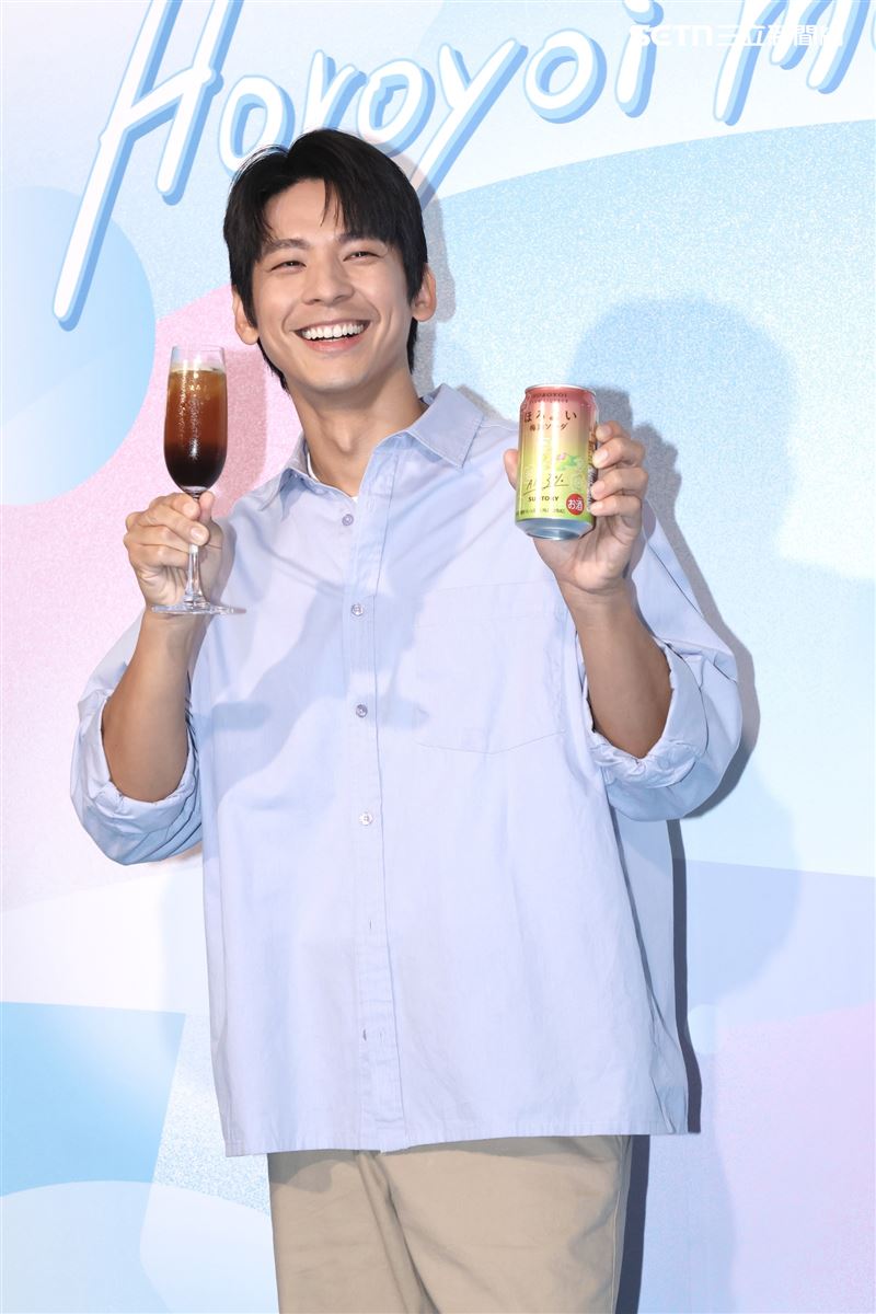 林柏宏笑說：「沒有什麼事情是一杯微醉無法解決的」。（圖／記者鄭孟晃攝影）