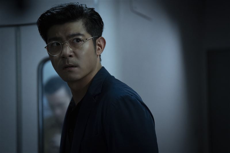 王柏傑在《96分鐘》中飾演物理補救名師，意外捲入一場生死危機。（圖／華影國際提供）