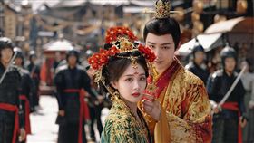 《書卷一夢》劇情高能升溫！李一桐跟劉宇寧情感拉鋸開虐。（圖／愛奇藝提供）