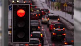 日本,出國,自駕,台北駐日經濟文化代表處那霸分處,沖繩,闖紅燈,罰款（示意圖／Pixabay）