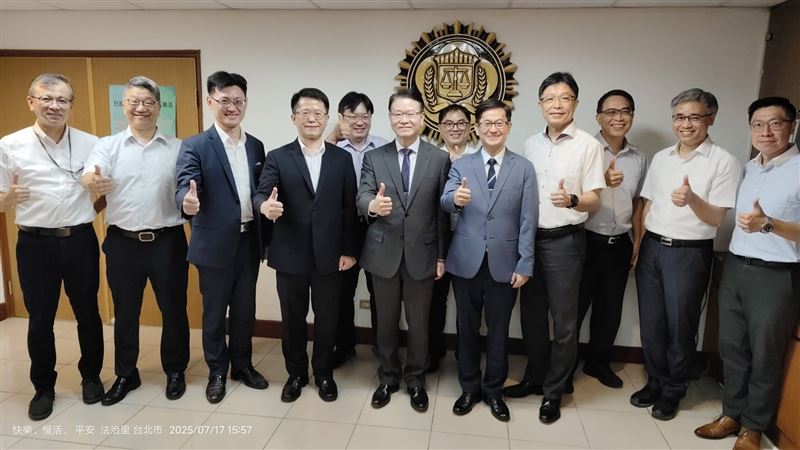 北檢檢察長王俊力前往調查局台北市調查處,及台北市政府警察局舉辦查賄座談。(圖/翻攝畫面,下同)