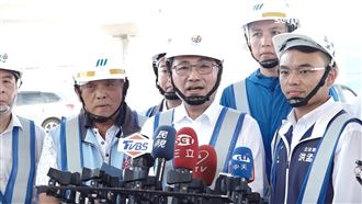 視察淡海輕軌　侯友宜：一次施工雙軌接軌