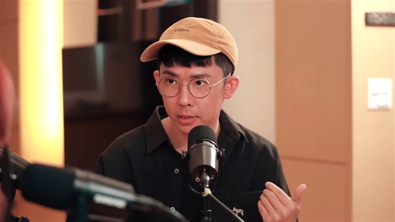 阿滴發文坦言遭受攻擊,不過他堅信「我在做對的事」。(圖/翻攝自范琪斐的美國時間YouTube)