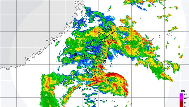 颱風薇帕外圍環流持續影響台灣。（圖／翻攝自中央氣象署）