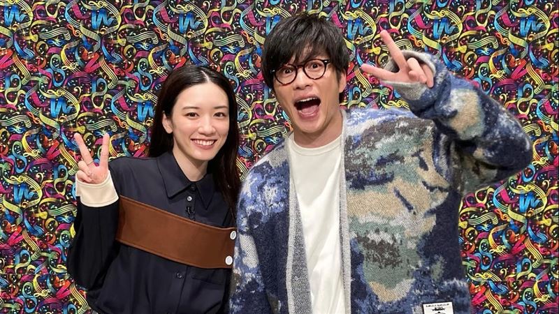 永野芽郁(左)和田中圭鬧出不倫風暴,重創她演藝事業。(圖/翻攝自モニタリング IG)
