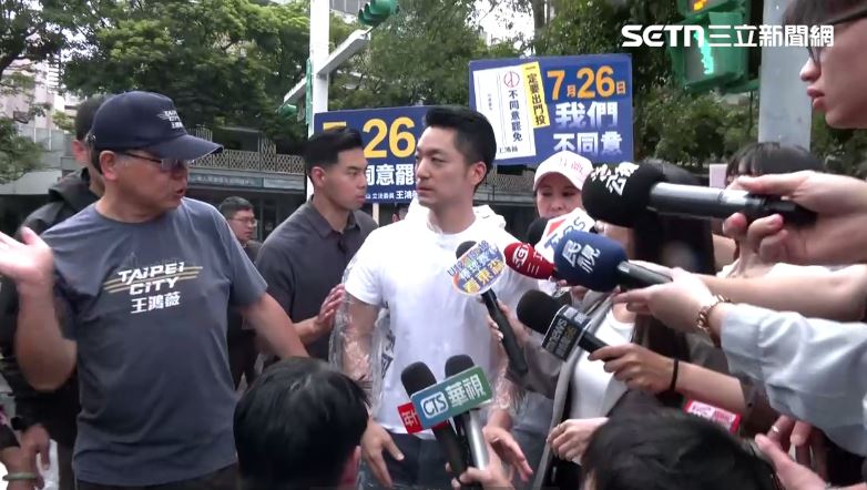 罷免投票倒數,蔣萬安一早幫王鴻薇掃街。(圖/翻攝畫面)