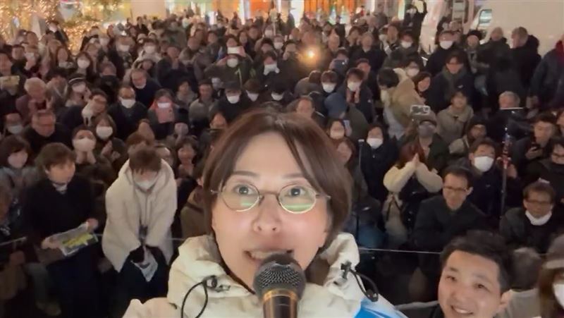 日本正妹「佐藤沙織里」當選東京都議員。（圖／翻攝X@satosaori46）