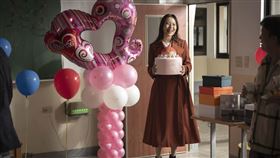 劉品言驚喜客串《拜六禮拜》，鍾欣凌大讚劉品言演技到位。(圖／公視台語台、華視提供)