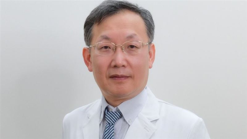 乳房外科主任周佳正,遭公車捲進車底送醫不治。(圖/翻攝衛福部桃園醫院官網)