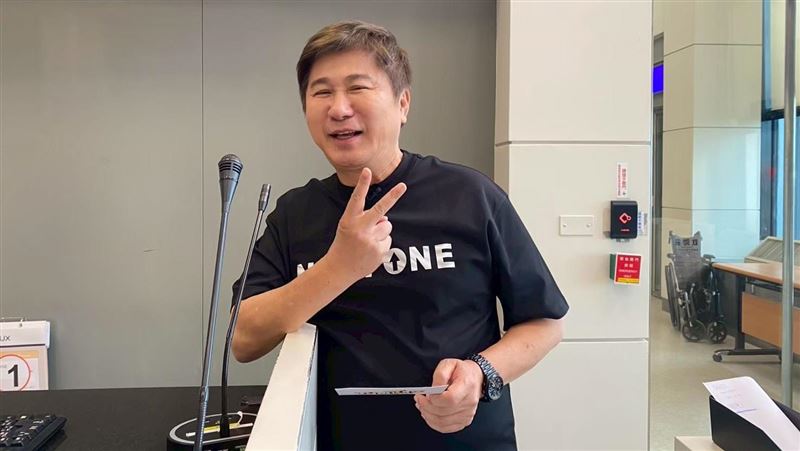 震撼彈　胡瓜突宣布離開台灣「飛中國」