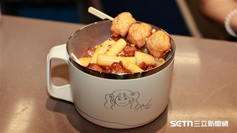 樂天3本柱明星賽開快閃店，韓食1份售價999元。（圖／記者劉彥池攝影）