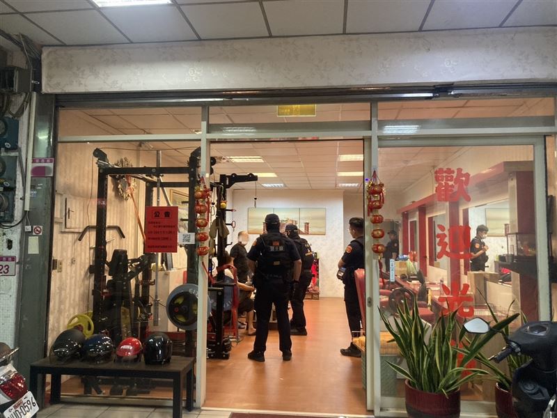 桃園市中壢區「養生館一條街」又有越女從事非法性交易。（圖／翻攝畫面）
