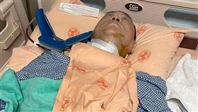 孫德榮住院插管照曝光。（圖／翻攝自臉書）
